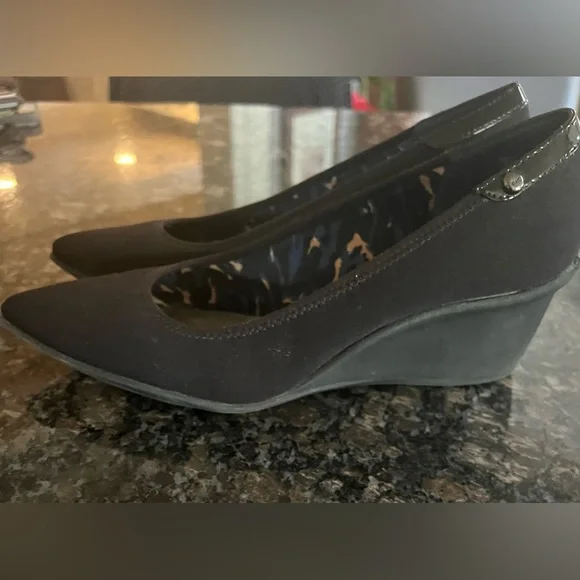 Anne Klein Wedges - Picture 2 of 3